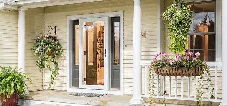 screen door installation in Aliso Viejo